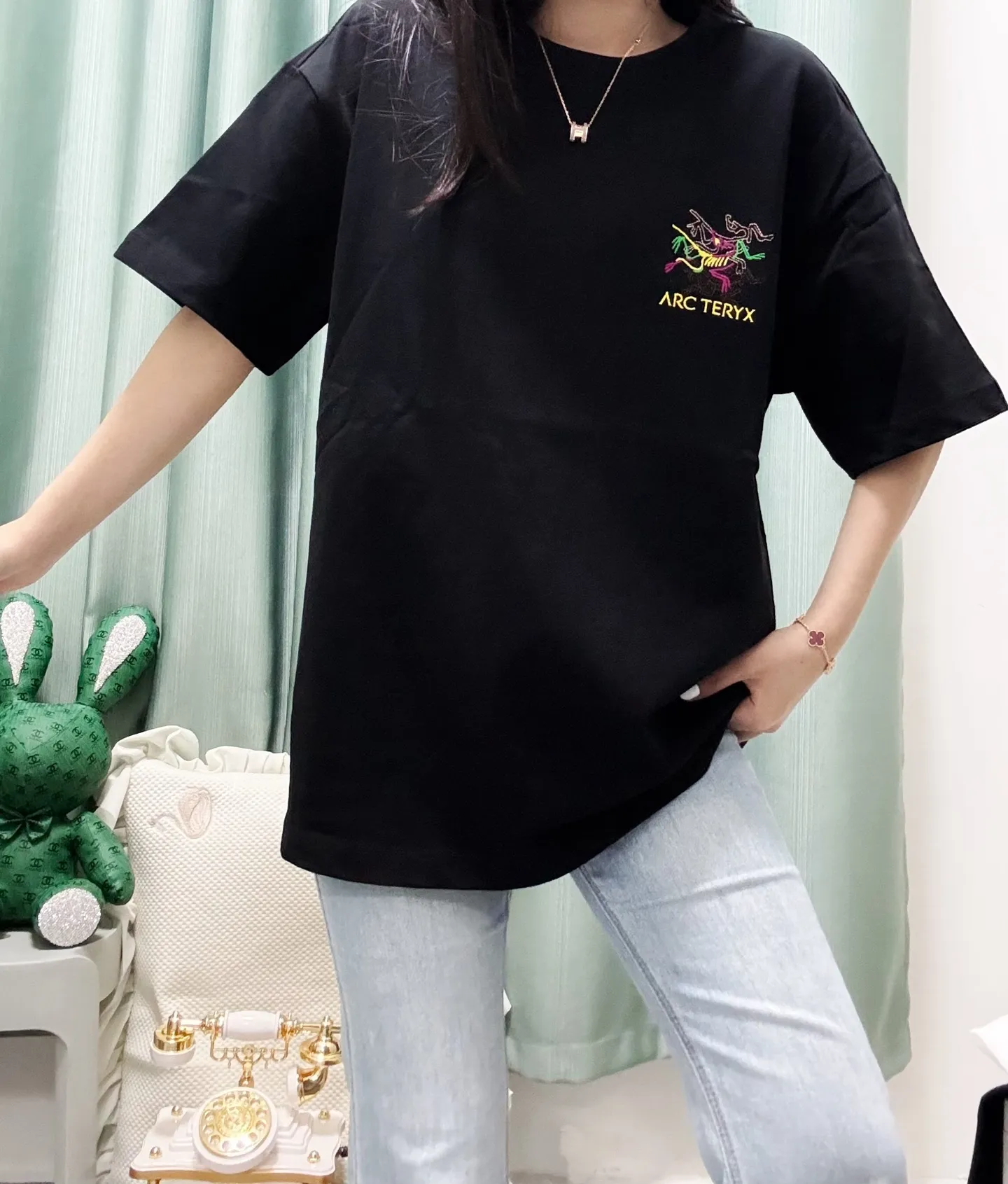 Black ， Same Style